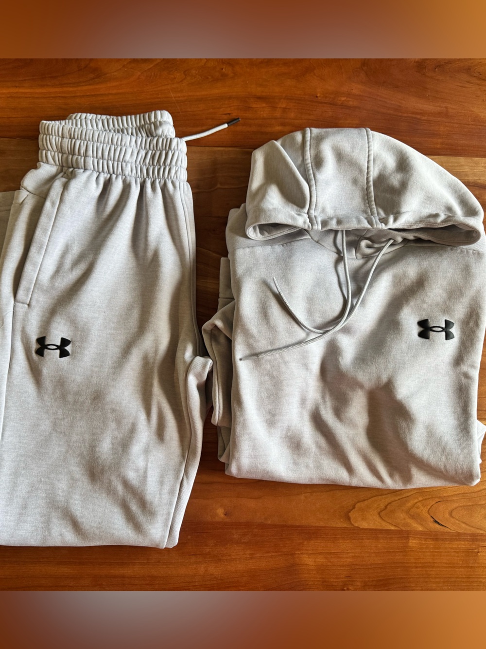 Under Armour Cream Fleece Hoodie - M/M